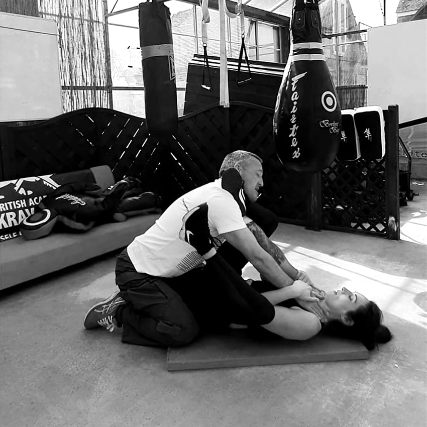 Self Defence 004a